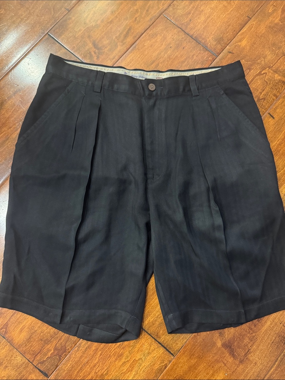 Men's 34 Black Tommy Bahama Pleated Shorts